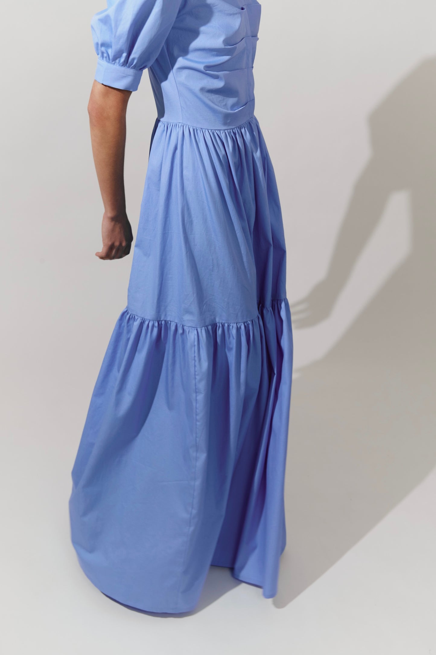 Maxi vestido con pliegues