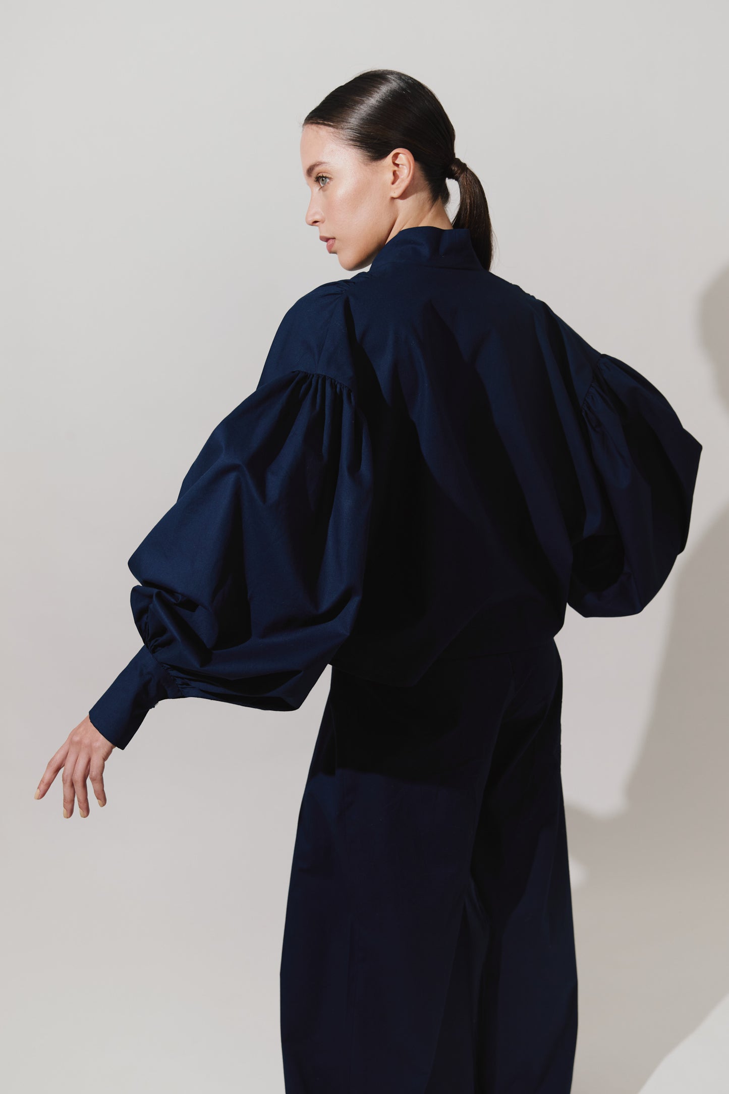 Blusa con maxi mangas de aires orientales