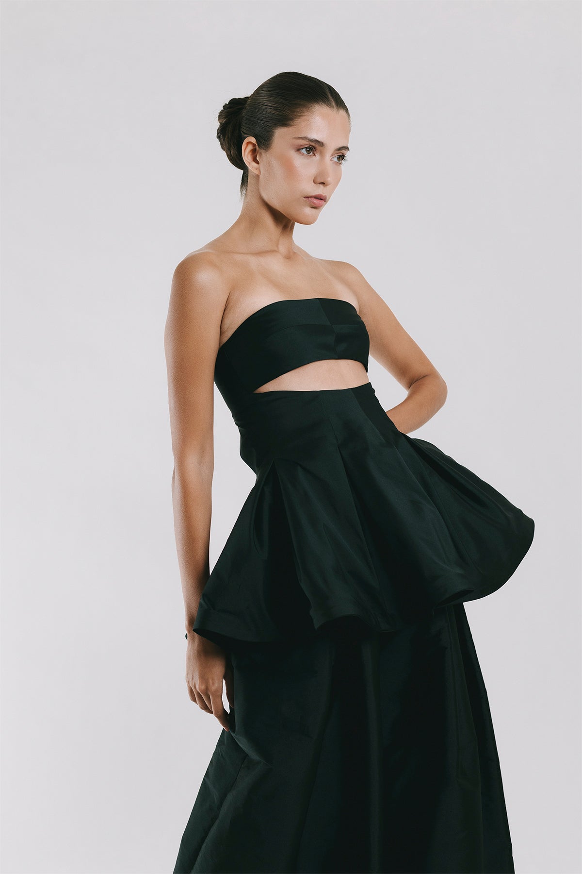 Top peplum strapless