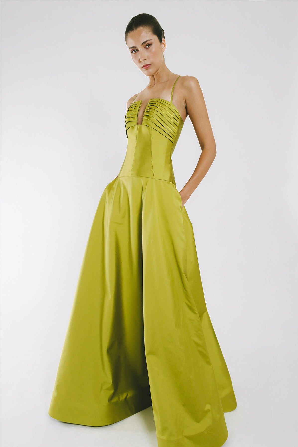Vestido con detalle plisado