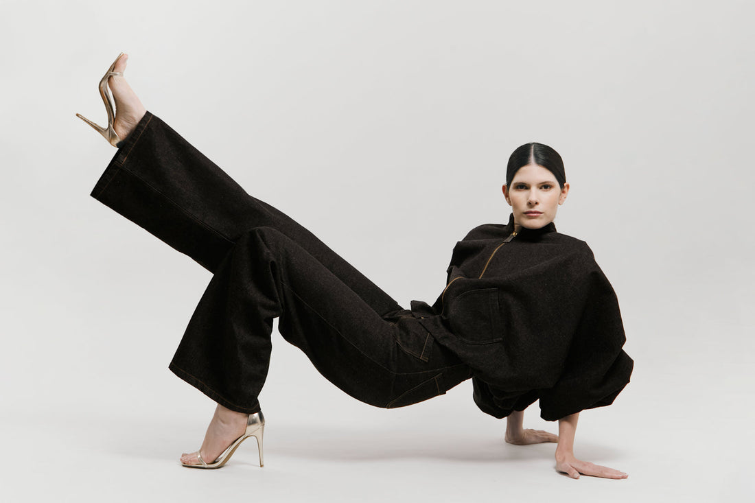 DENIM NEGRO: El nuevo objeto de deseo de ROBIN MORALES