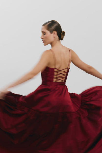 Vestido largo con drapeado en escote U