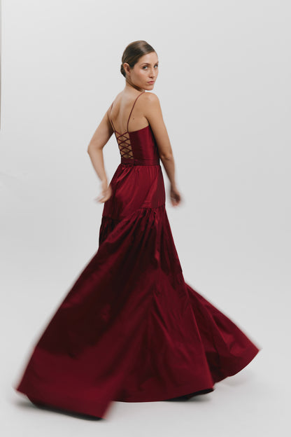 Vestido largo con drapeado en escote U
