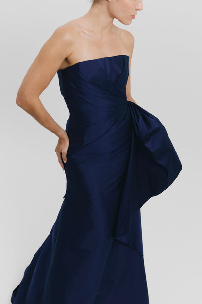 Vestido largo plisado con caída