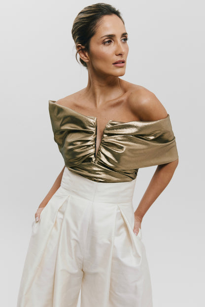 Top drapeado oﬀ the shoulder