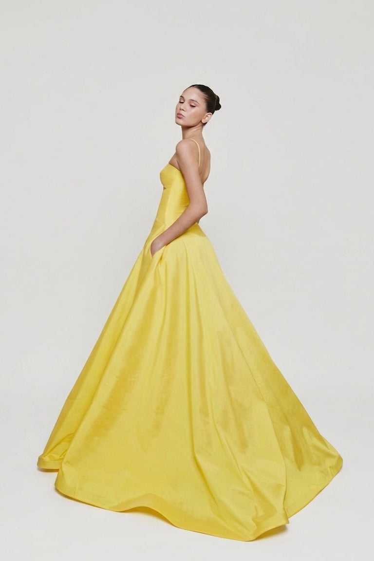 Maxi vestido con escote recto cut-out