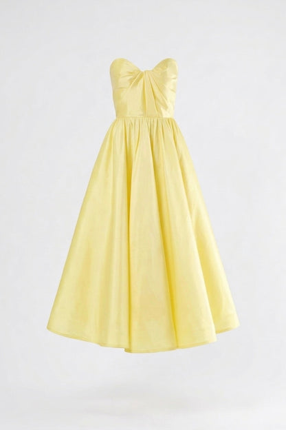 Vestido midi con escote corazón