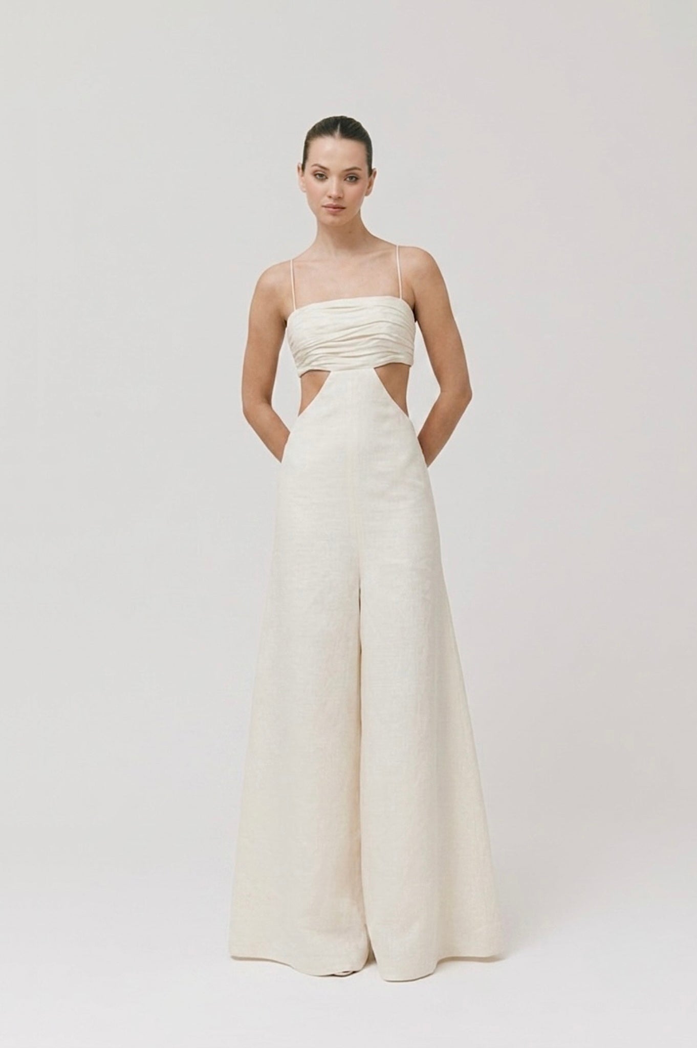 Vestido columna con cintura cut-out