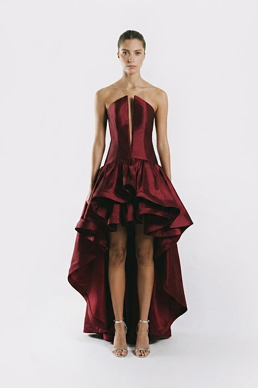 Vestido asimétrico con escote en V